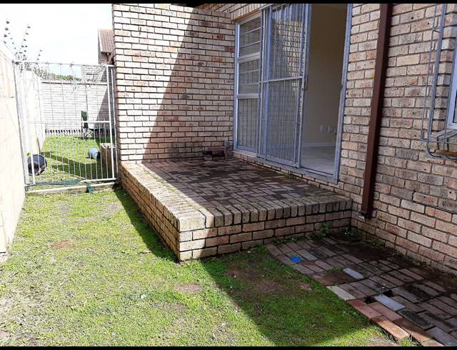 2 BEDROOM TOWNHOUSE RENTED IN WALMER HEIGHTS